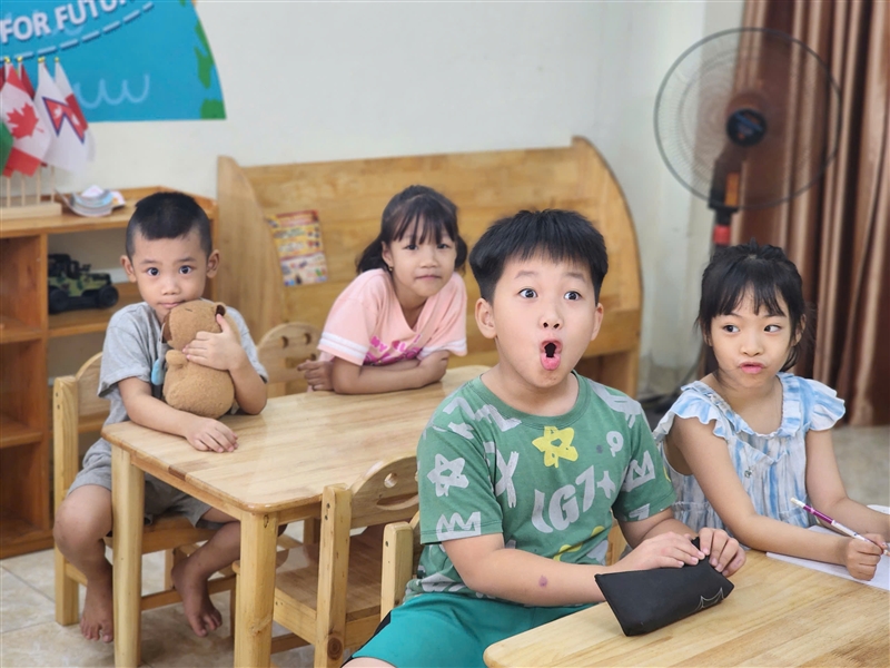 TIẾNG ANH SẼ LÀ MÔN HỌC BẮT BUỘC TỪ LỚP 1 – PHỤ HUYNH CẦN CHUẨN BỊ GÌ CHO CON